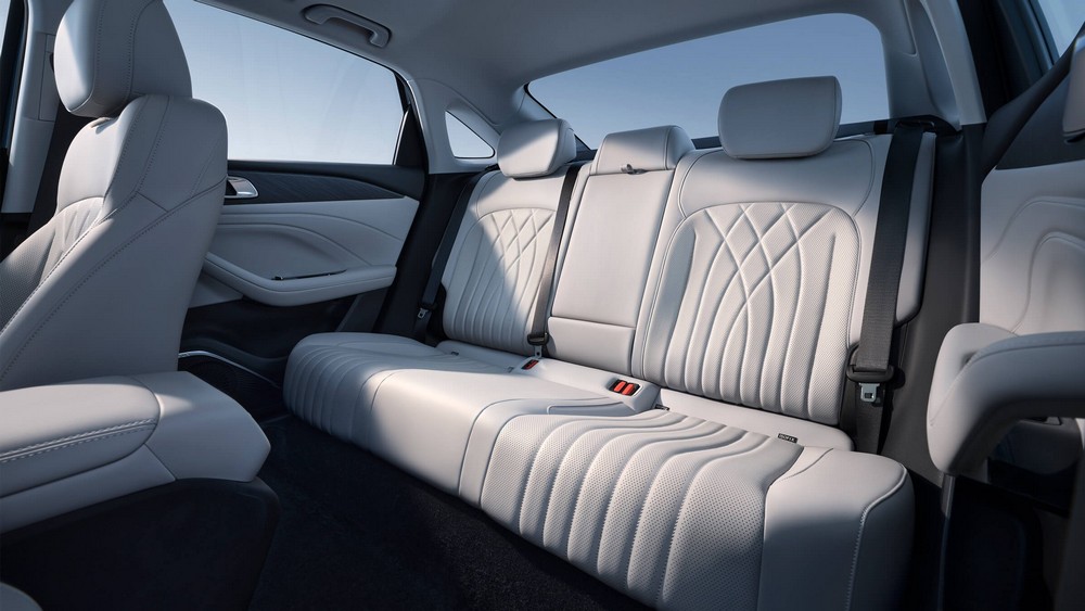  Седан Geely Galaxy Starshine 6 уже можно заказать. Это гибридная копия нового Emgrand