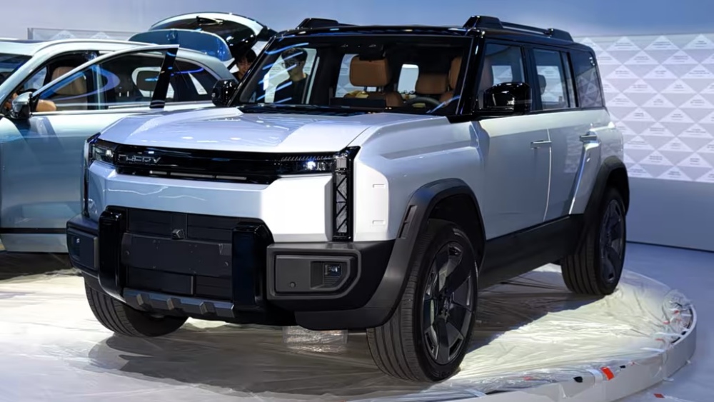 В Чэнду дебютировал Chery Fulwin X3L. В России этот кроссовер ждут под маркой iCaur