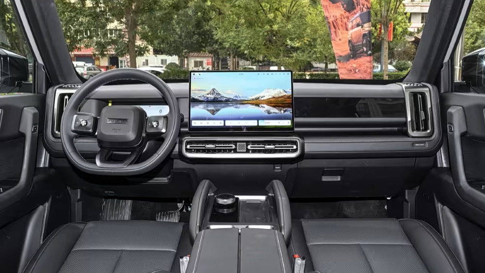 В Чэнду дебютировал Chery Fulwin X3L. В России этот кроссовер ждут под маркой iCaur