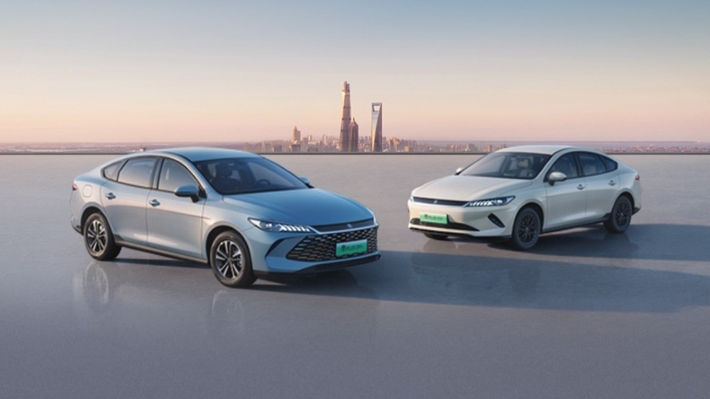  В Китае начали продажи обновленных седанов BYD Qin Plus. Подробности и цены