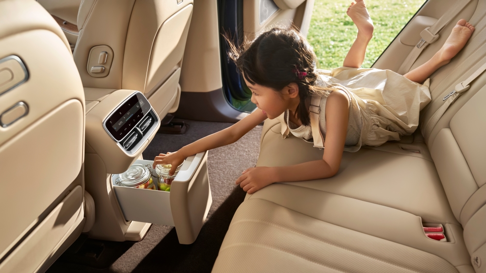 В Китае начались продажи нового Aito M7. Подробности и цены