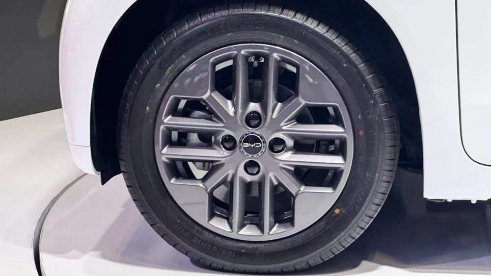 BYD представил свой первый кей-кар. Он создан специально для Японии