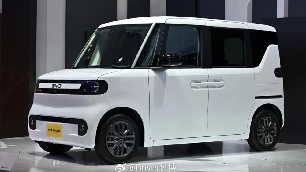 BYD представил свой первый кей-кар. Он создан специально для Японии