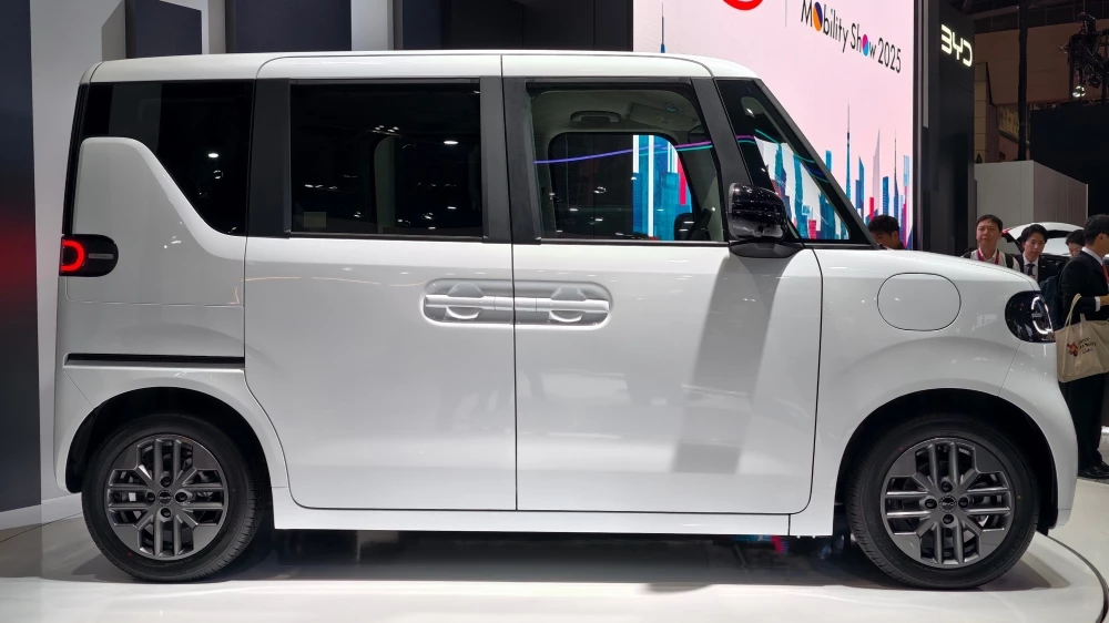 BYD представил свой первый кей-кар. Он создан специально для Японии