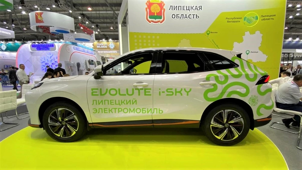 Evolute представил «городскую» версию кроссовера i-Sky. Он подешевел и получил новые функции