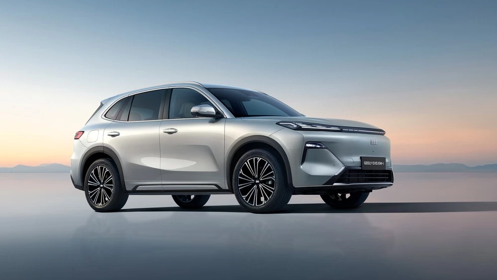 Geely раскрыла подробности о гибридном кроссовере EX5 EM-i для России. Его уже знают в Беларуси