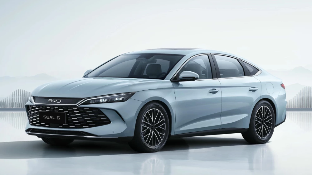  Гибридный седан BYD Seal 6 вышел в предзаказ в Узбекистане. В Китае новинку знают как Qin L