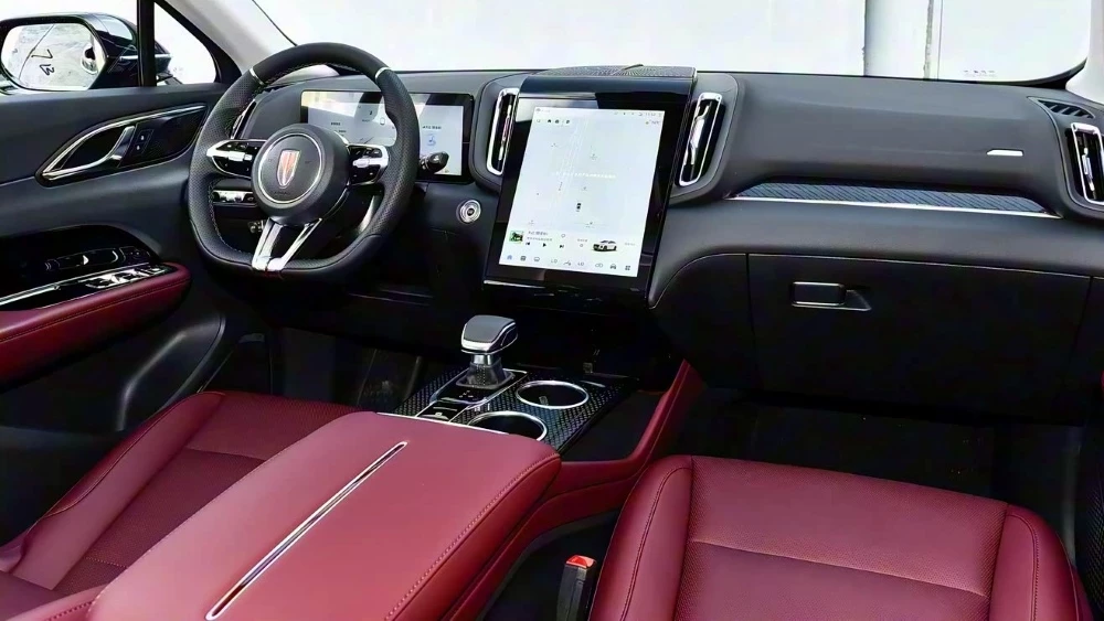  Hongqi представила в Китае обновленный HS3 PHEV. Кроссовер проезжает на 8 км больше