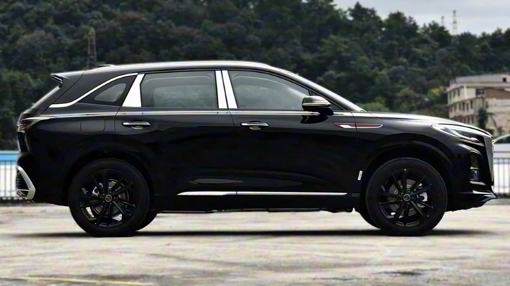  Hongqi представила в Китае обновленный HS3 PHEV. Кроссовер проезжает на 8 км больше