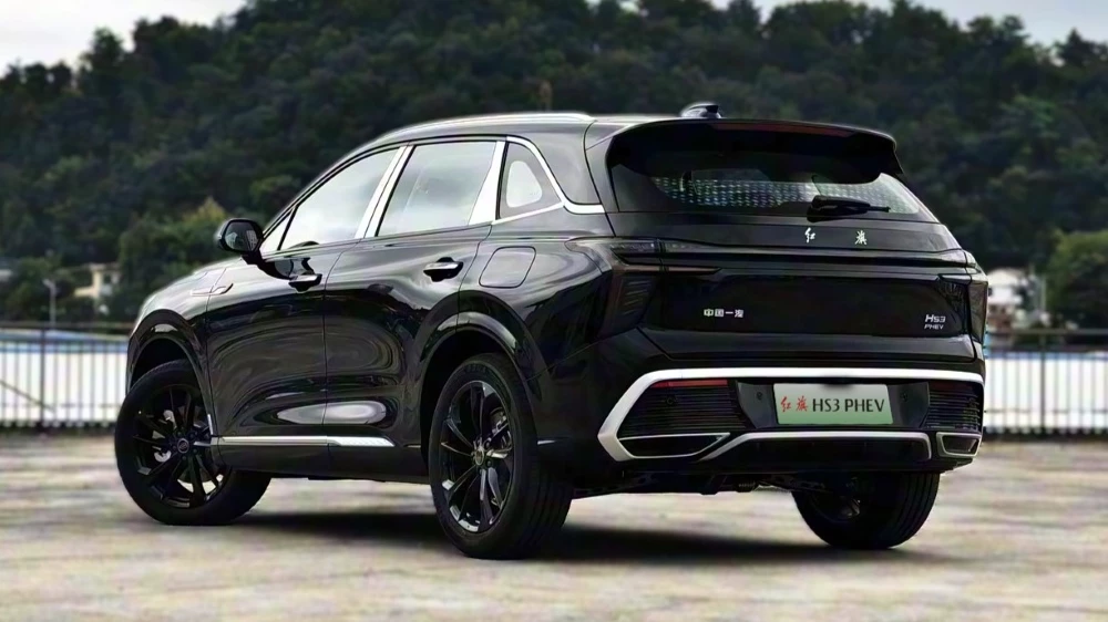  Hongqi представила в Китае обновленный HS3 PHEV. Кроссовер проезжает на 8 км больше