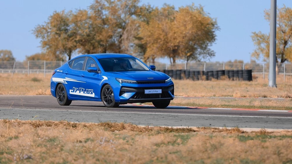 Испытание характеров. Весь модельный ряд JAC протестировали на полигоне Sokol Racetrack