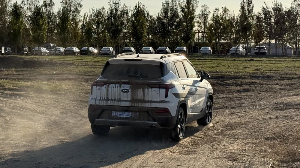 Испытание характеров. Весь модельный ряд JAC протестировали на полигоне Sokol Racetrack