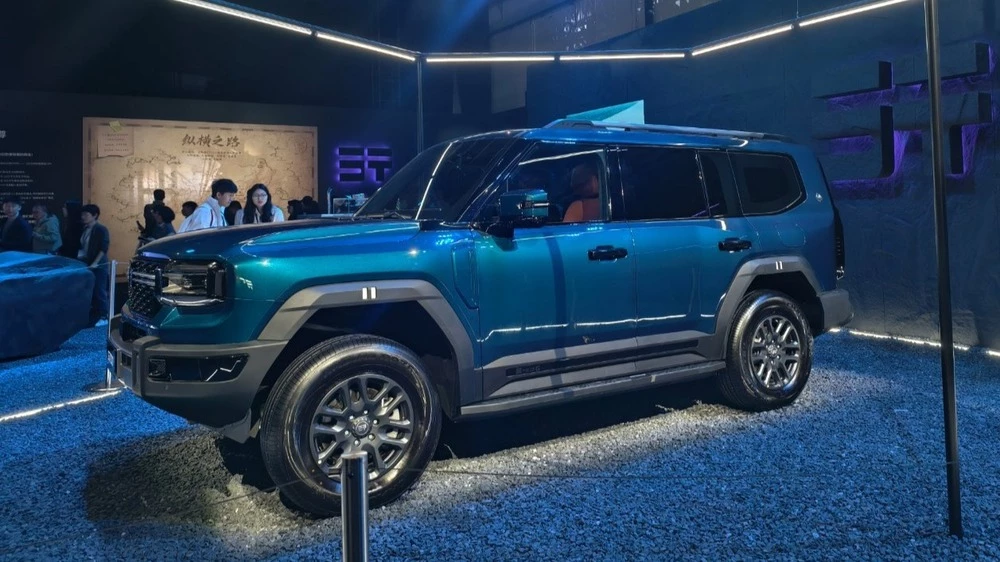 Jetour начал продажи внедорожника G700 дешевле 4 млн рублей. За плавающую версию нужно доплатить