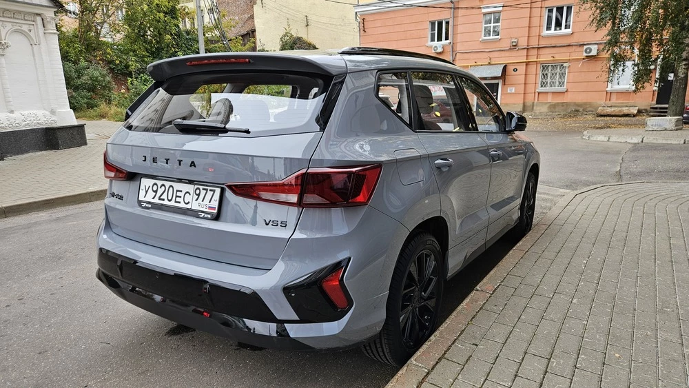 Jetta начала продажи кроссовера VS5 2026 года. Он стоит в Китае дешевле миллиона рублей