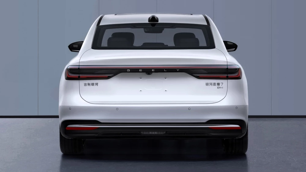 Найдите 5 отличий. Минпром Китая раскрыл характеристики нового Geely Starshine 7