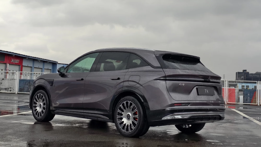 Обновленный Zeekr 7X вышел на рынок Китая. Больше мощности и опций по той же цене