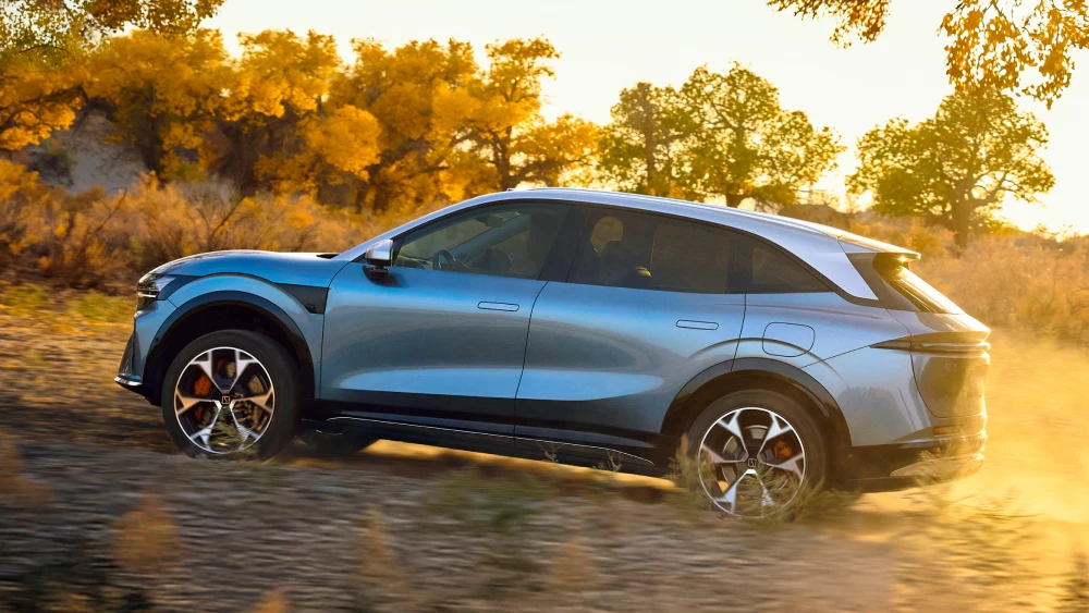 Обновленный Zeekr 7X вышел на рынок Китая. Больше мощности и опций по той же цене