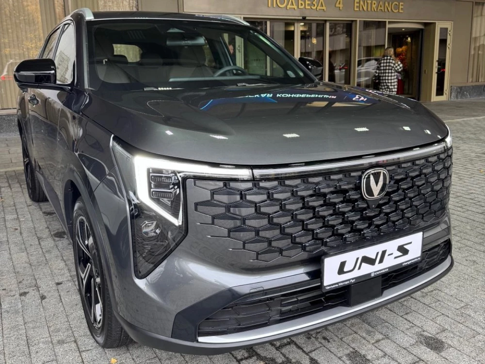 Пять новинок бренда Changan представили в России. Среди них два полноприводных крсосовера