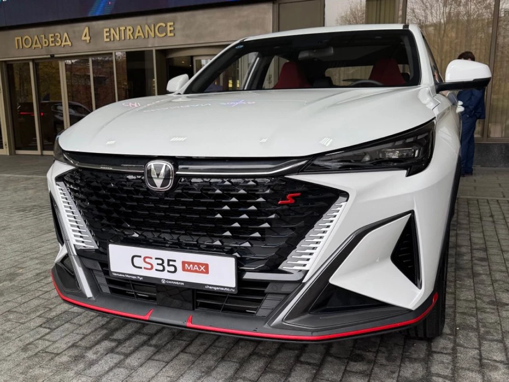 Пять новинок бренда Changan представили в России. Среди них два полноприводных крсосовера