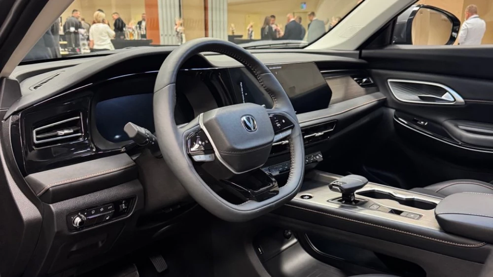 Пять новинок бренда Changan представили в России. Среди них два полноприводных крсосовера