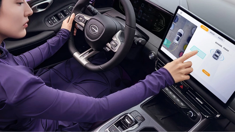  Теперь с огромным экраном. Обновленный кроссовер GAC GS3 вышел на рынок Китая