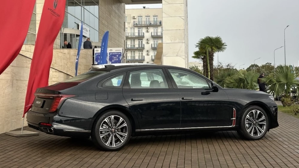  У Hongqi H9 в России появилась рестайлинговая версия. Почему она вдвое дороже