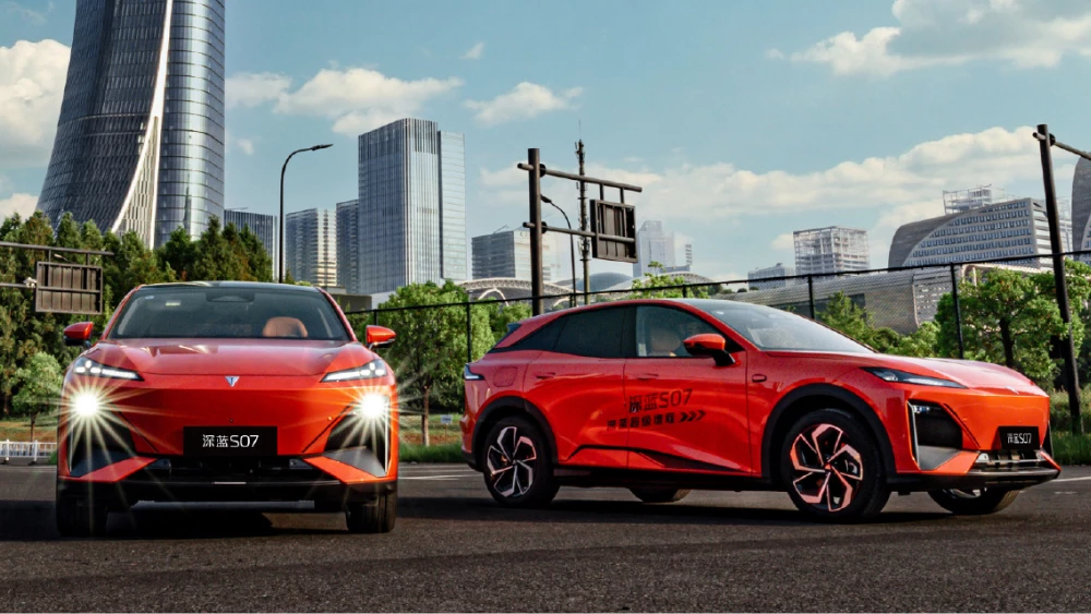 «Убийца» Lixiang и автомобиль-трансформер. Планы брендов Avatr и Deepal раскрыли в России