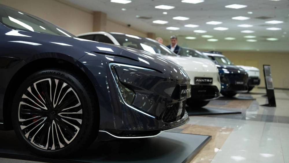 «Убийца» Lixiang и автомобиль-трансформер. Планы брендов Avatr и Deepal раскрыли в России