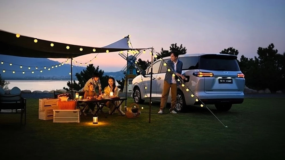 В Китае начались предпродажи семейного Wuling Starlight 730. Он крупнее и дешевле «Ларгуса»