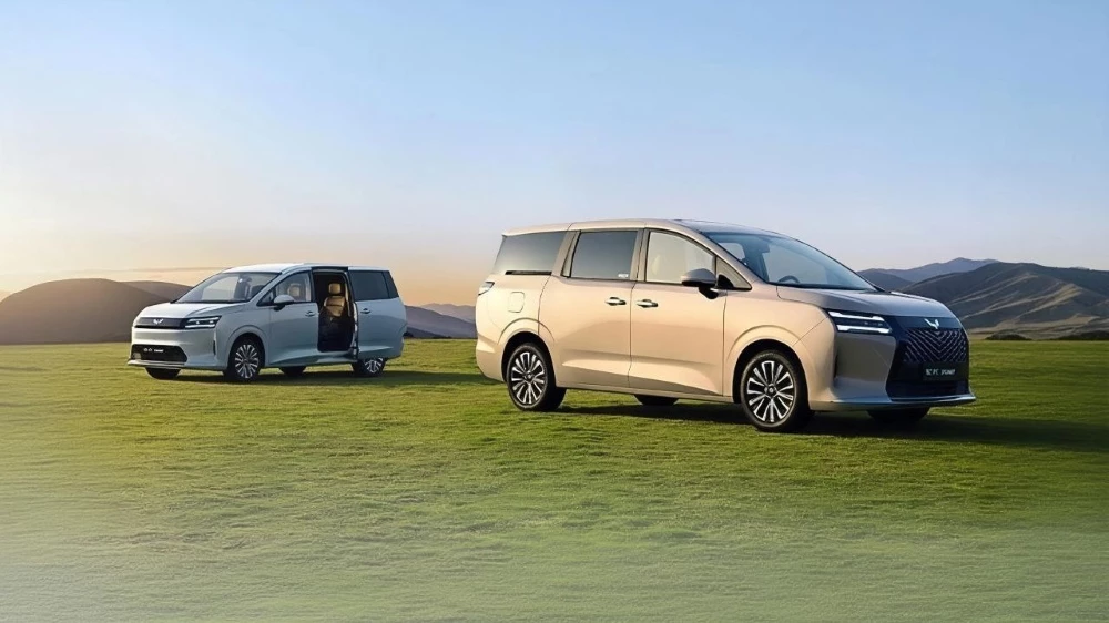 В Китае начались предпродажи семейного Wuling Starlight 730. Он крупнее и дешевле «Ларгуса»