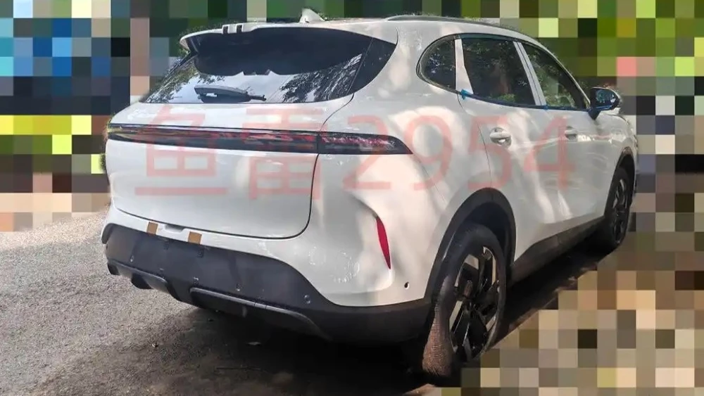  В Китае заметили кроссовер Lepas L6 от Chery. Что известно о модели