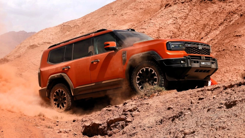 Внедорожник-амфибия. Рамный Jetour G700 успешно переплыл реку Янцзы