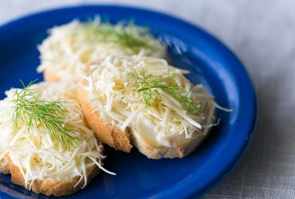 Обмакнули и готово: бутерброды, которые мы с мамой готовим до сих пор на праздники (сколько не готовлю, всегда мало)