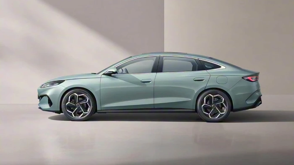 BYD представил седан Seal 06 DM-i 2026 модельного года. Что изменилось