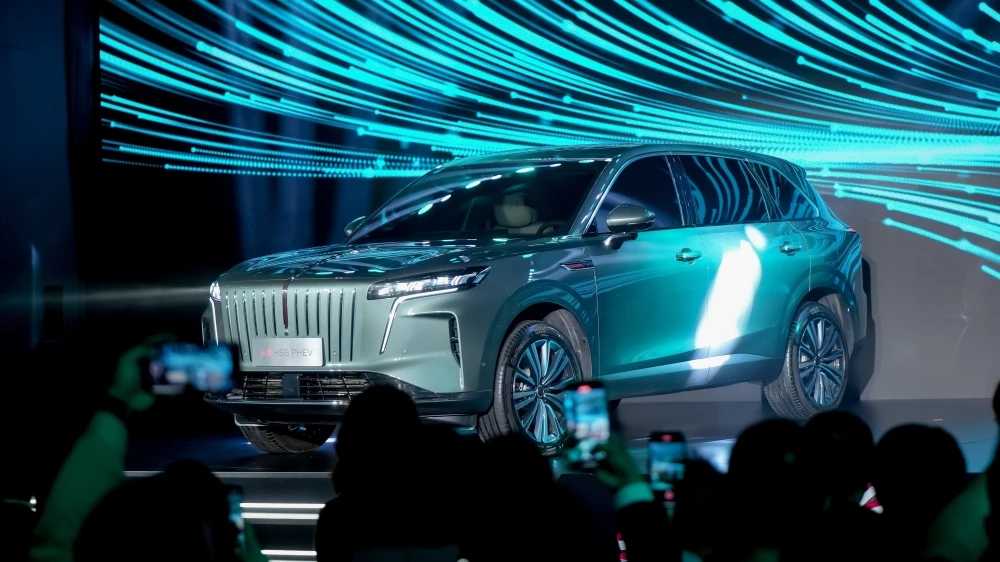  Цены на новый Hongqi HS6 раскрыли в Китае. Кроссовер уже можно заказать