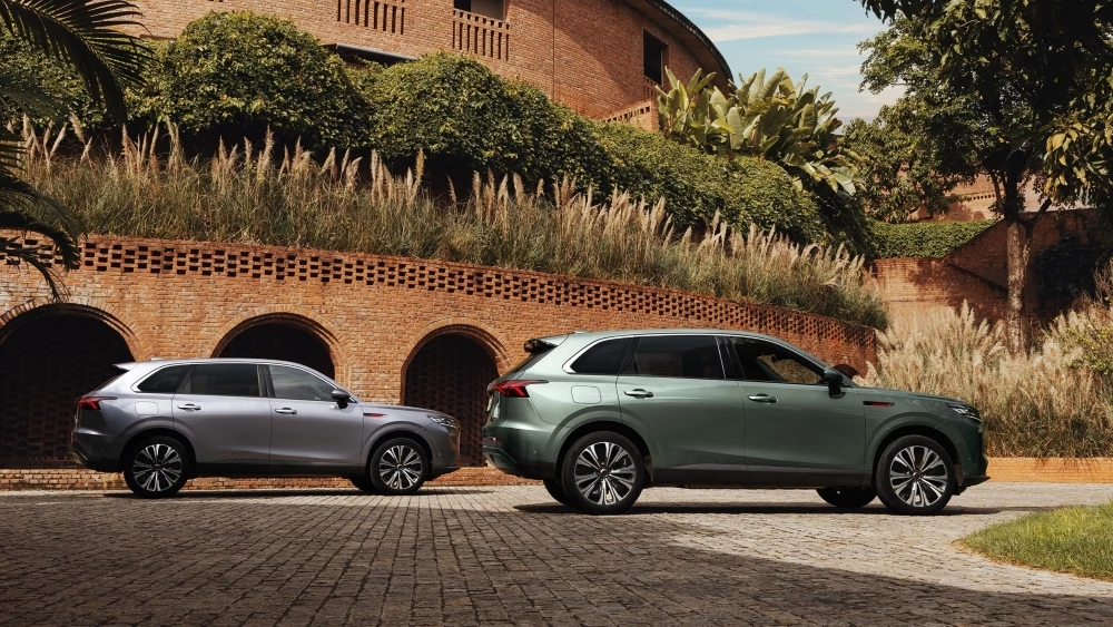 Цены на новый Hongqi HS6 раскрыли в Китае. Кроссовер уже можно заказать