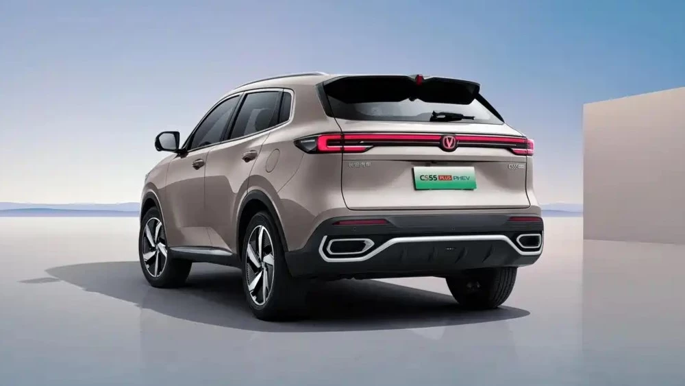  Changan представил гибридную версию нового кроссовера CS55 Plus. Подробности и цена