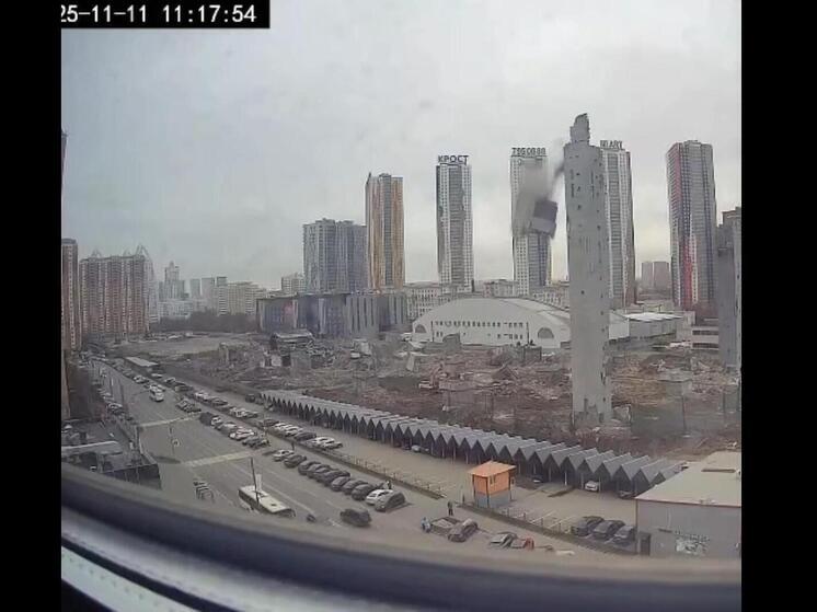 Один человек пострадал при обрушении фрагмента колонны «Снежкома»