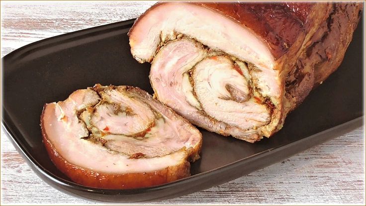 Рулет из свиной грудинки с аджикой