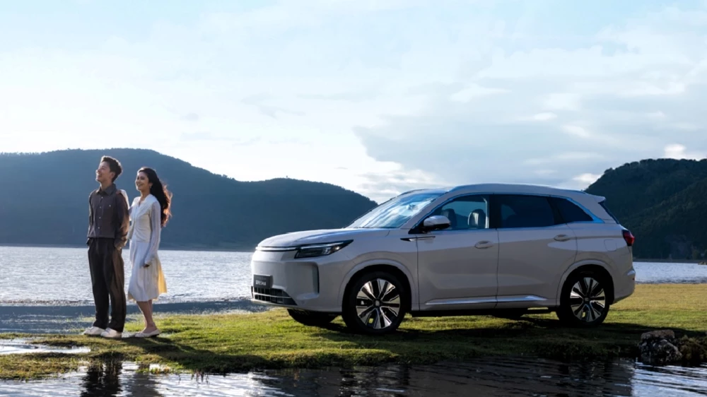  Evolute i-Space с полным приводом. В Китае начались продажи обновленного Landian E5 Plus