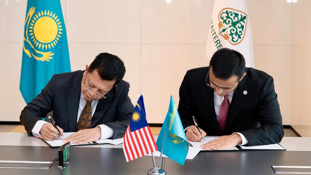  Гибридный Geely EX5 EM-i получил ОТТС для Казахстана. Эту модель могут представить как Proton