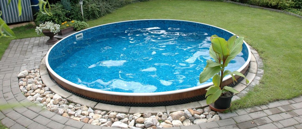 Особенности выбора бассейнов в частный двор: на что обратить внимание?