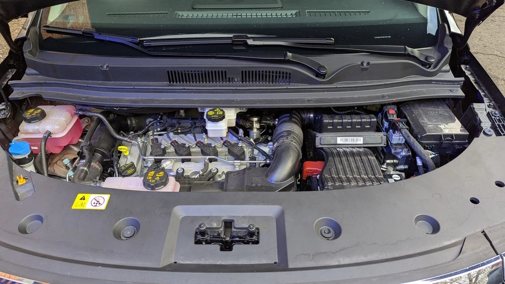 JAC открыл предзаказы на минивэн RF8 в России. Что уже известно о модели