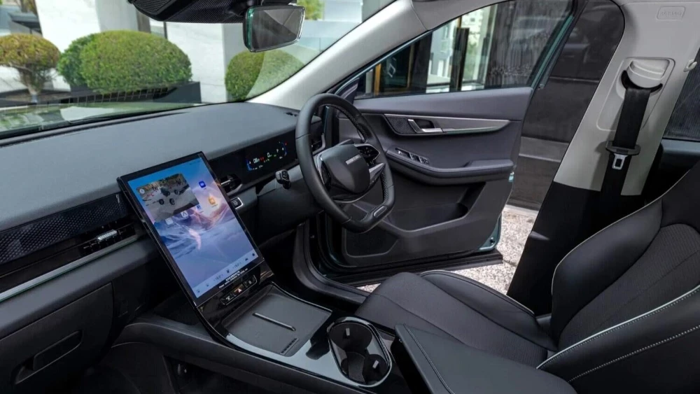  Jaecoo анонсировала кроссовер J6 для России. Как он оснащается и сколько может стоить