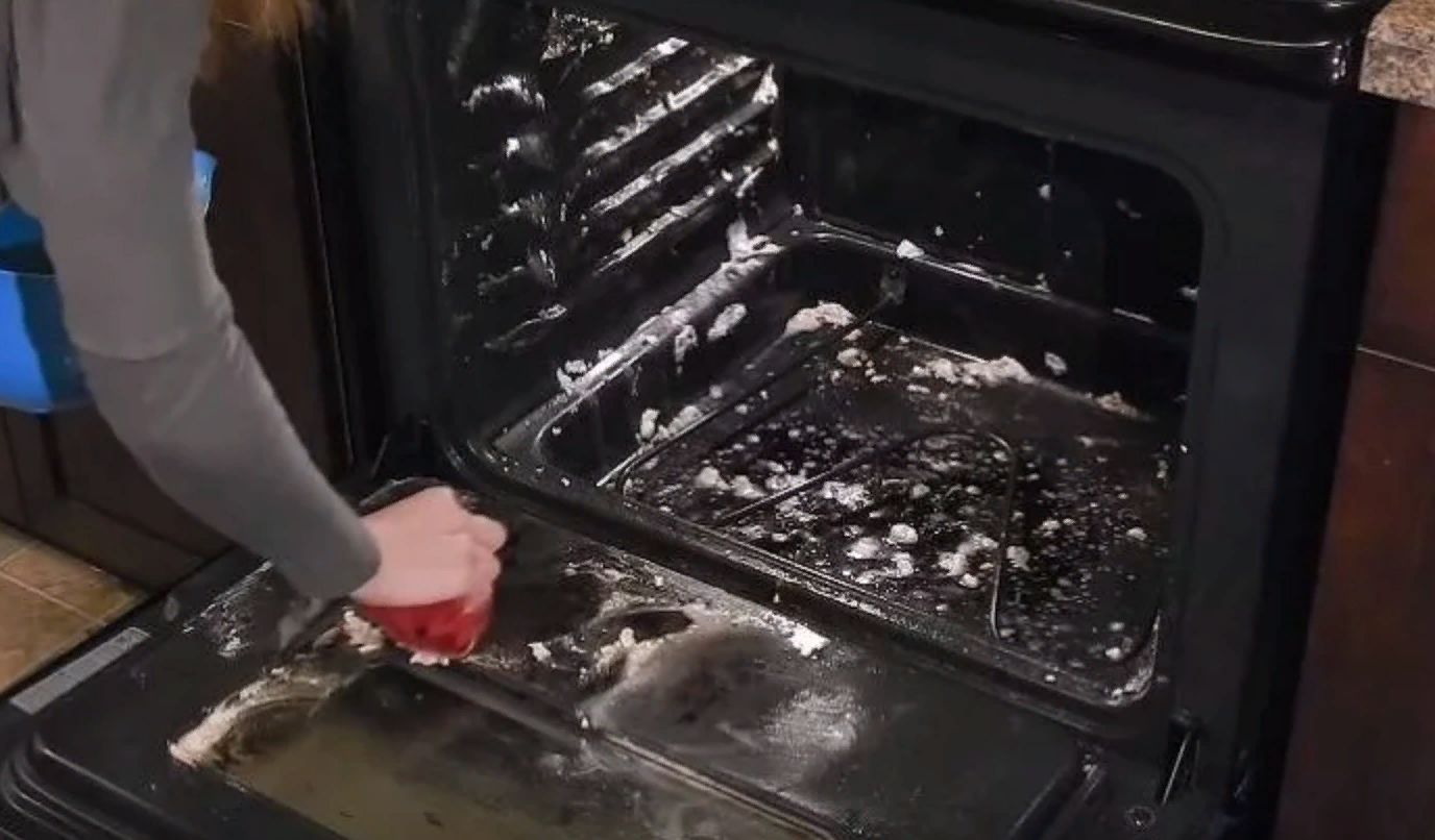 5 способов очистить духовку