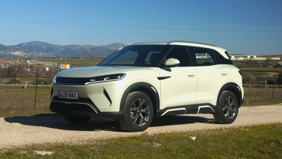  Кроссовер BYD Atto 2 получил гибридную версию в Европе. Такой нет даже в Китае