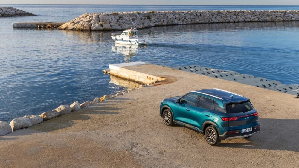  Кроссовер BYD Atto 2 получил гибридную версию в Европе. Такой нет даже в Китае