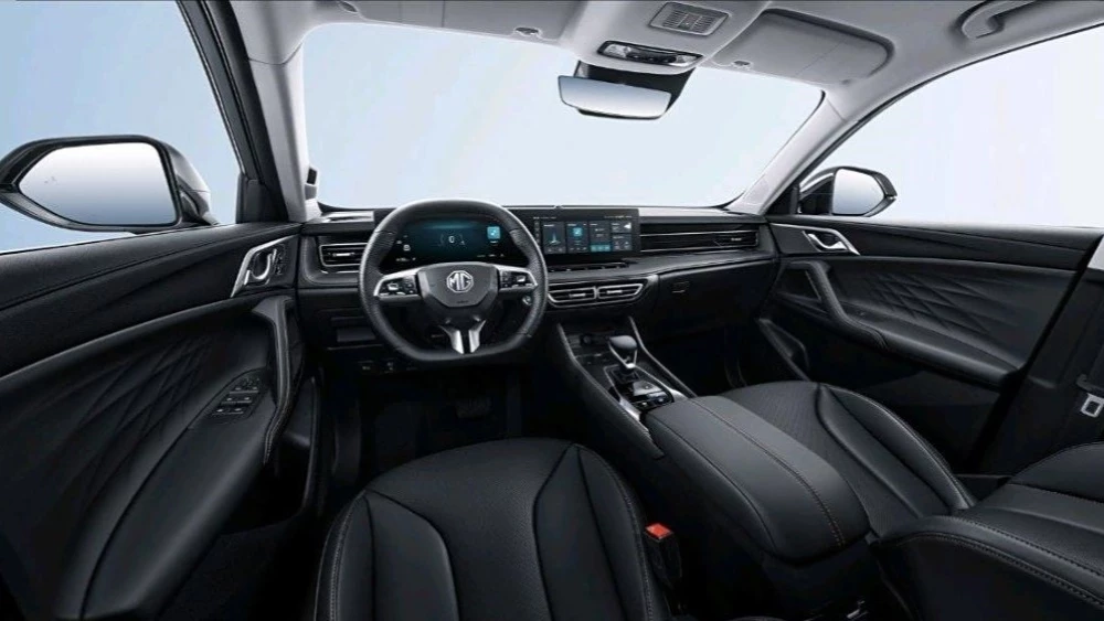 Кроссовер MG HS начнут собирать в Казахстане. В России эта модель появится под маркой «Москвич»