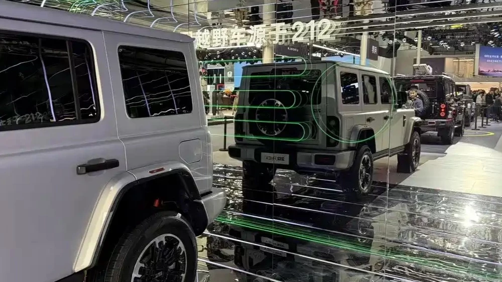 Кузов, мягкая крыша, гибрид и дизель. Что показал в Гуанчжоу бренд BAW