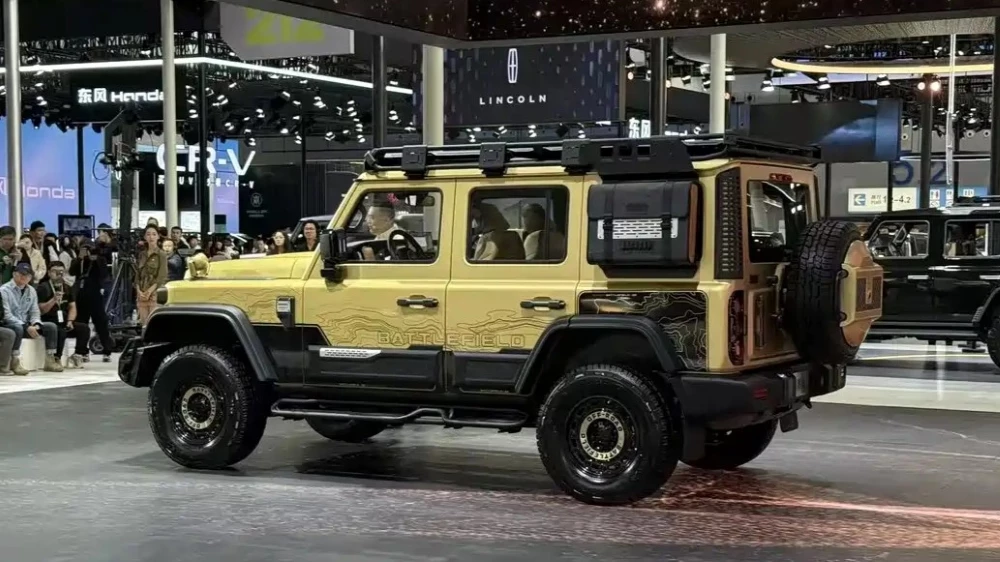 Кузов, мягкая крыша, гибрид и дизель. Что показал в Гуанчжоу бренд BAW